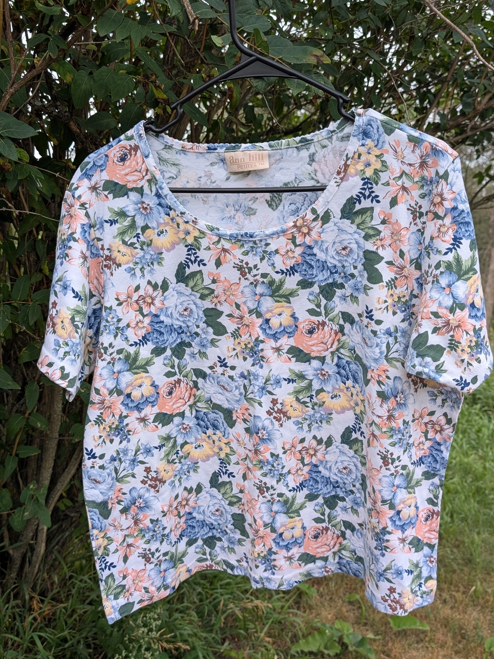 Ann Hill Floral Scoop Neck Tee in Pastel Blue, Peach & Cream